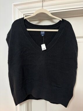 GAP Black V-Neck Women's Sweater Vest
